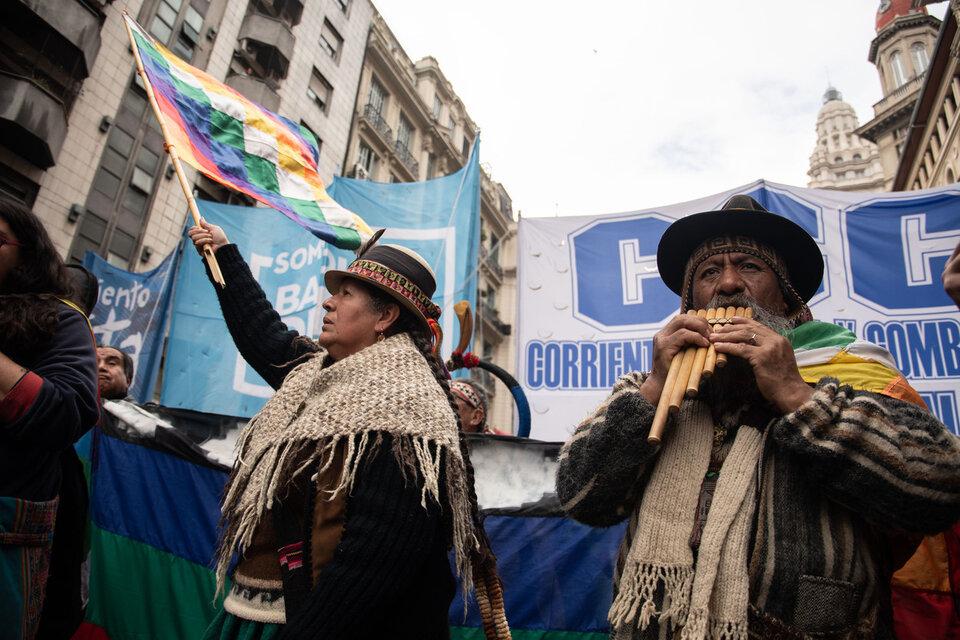 761936-26-08-2023-ola-de-repudios-al-trato-20-281-29