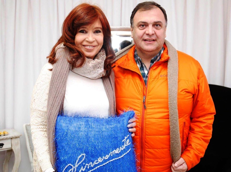 CFK junto a Belloni cuando se comprometió a presentar el libro en Calafate.