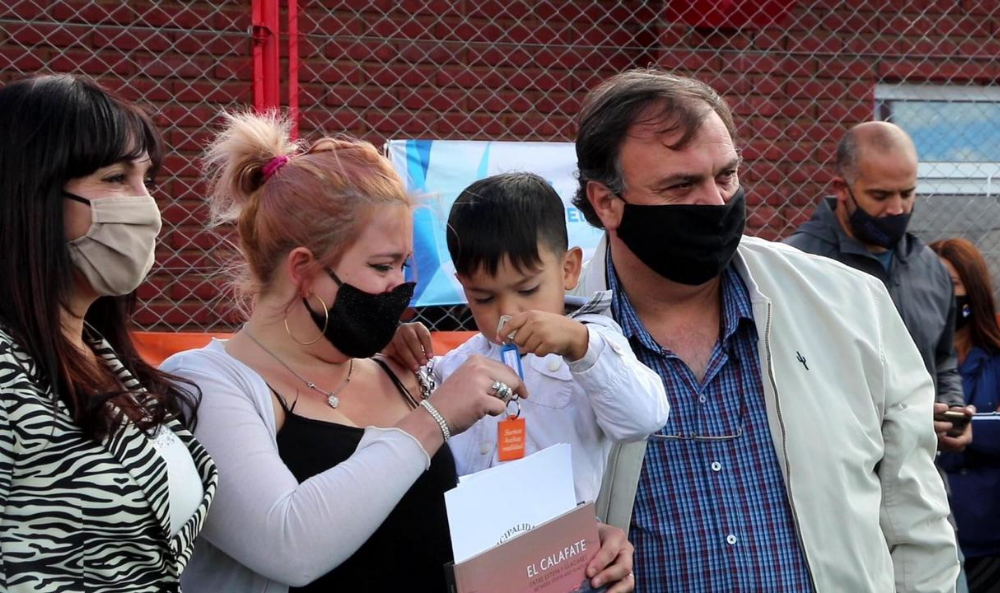 BELLONI ENTREGA VIVIENDAS