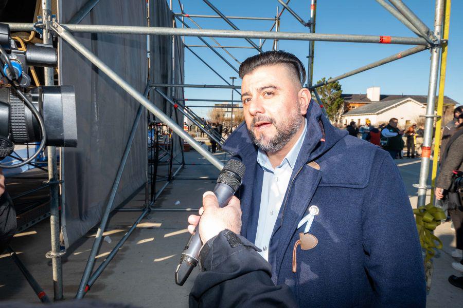 dc98097d0057331302f6ebba9709f6bb_XL