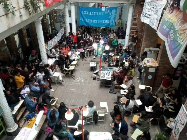 toma-las-universidades