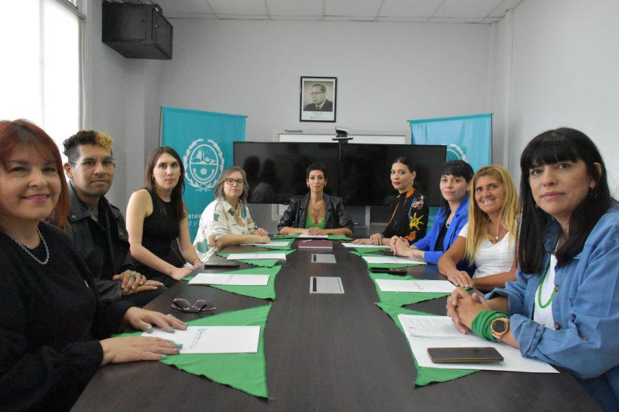 515a17e4d46abd3b3a6b9f0af2d498d4_XL