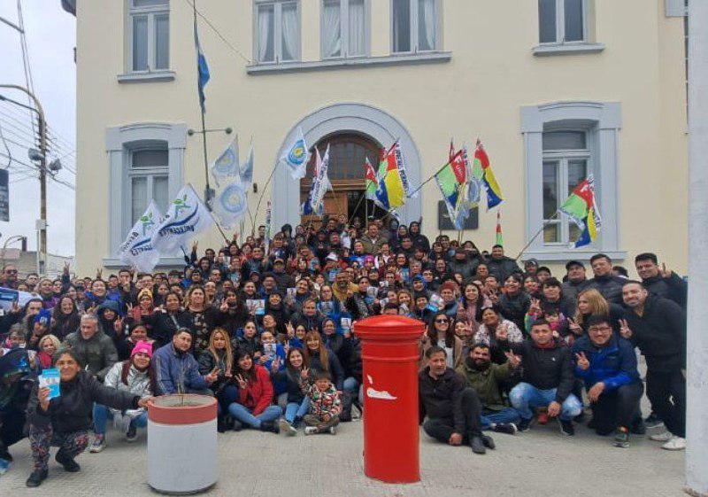 photo_5080083315255520437_x