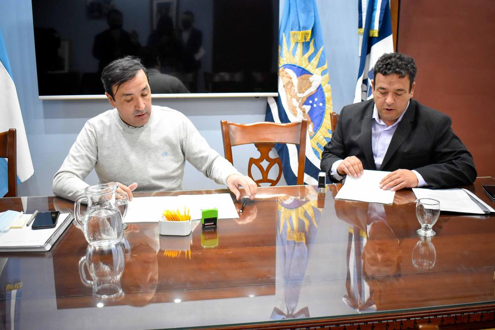 INT_FIRMA DE CONVENIO CAPACITACIONES INTENDENTE CHALTEN_14-03-22_