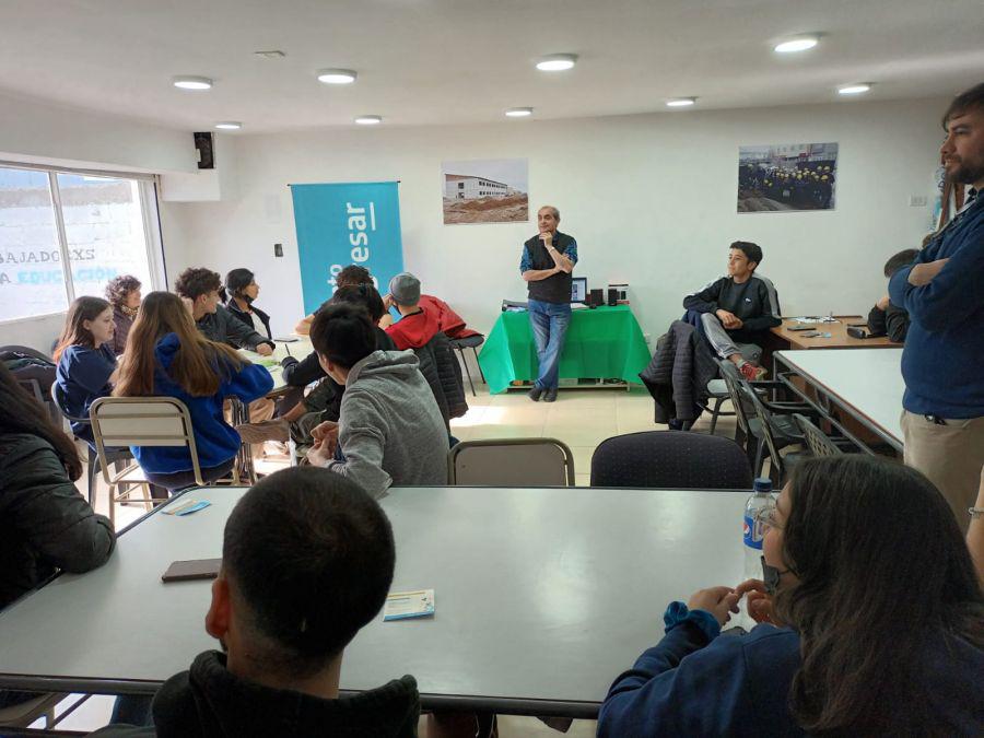 bc720404df99ccc30eec1c1bd757f56c_XL