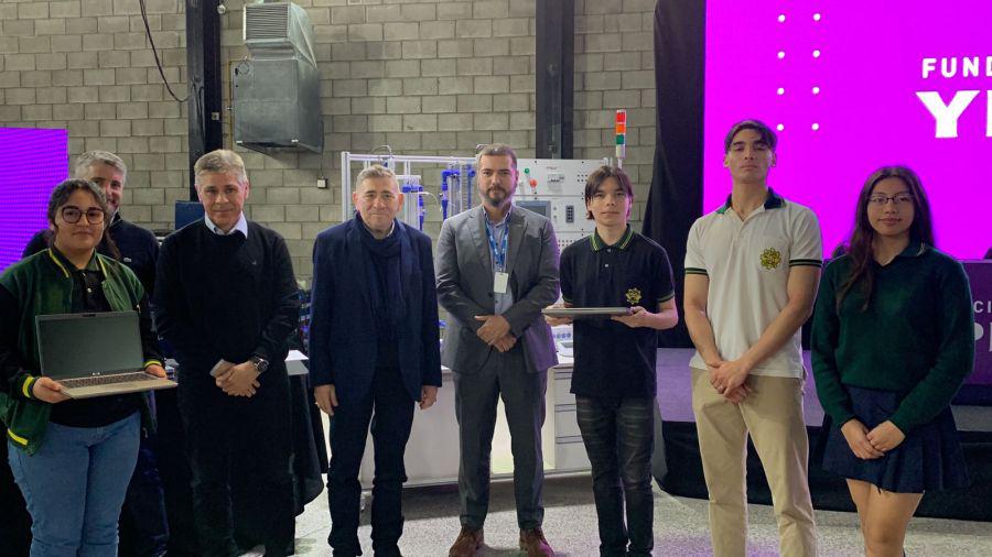 b2a57a41d21fce723c348bc199803e41_XL