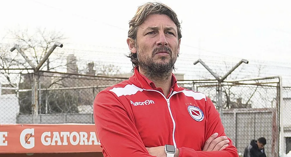velez-tiene-todo-arreglado-que-heinze-sea-el-nuevo-dt