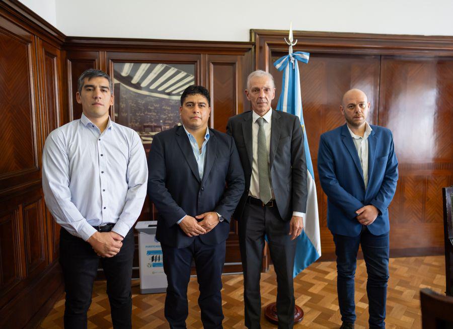 f920db3afacabbae6efff584e462873e_XL