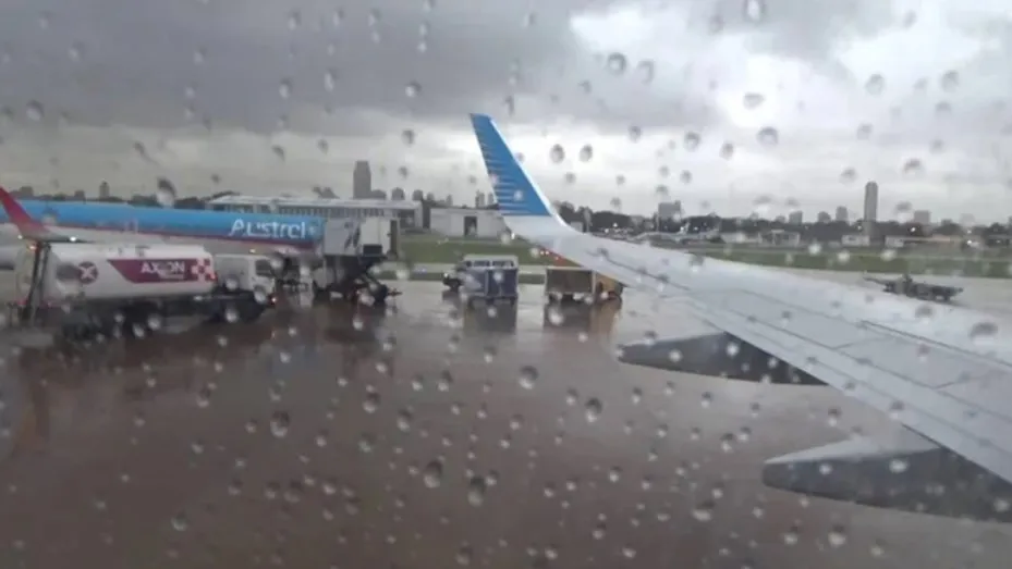 avion-lluvia-tormenta