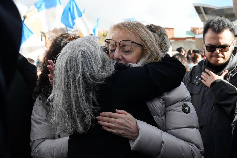 ded3515271b1409bf57cad46e3094768_XL