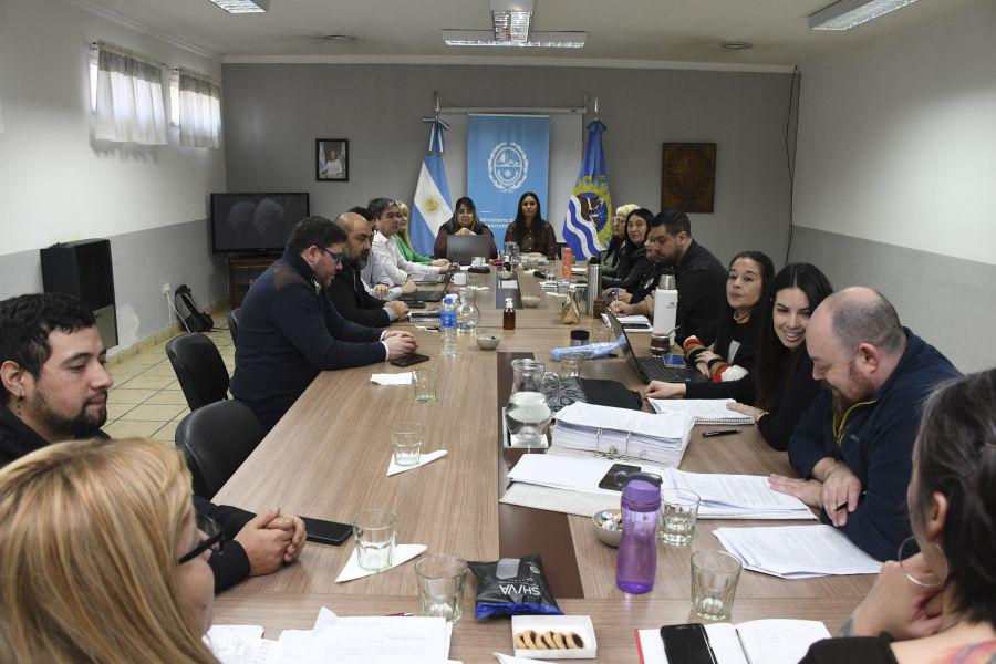 7f804f74628eaf8e8071738c9f8a36e6_XL